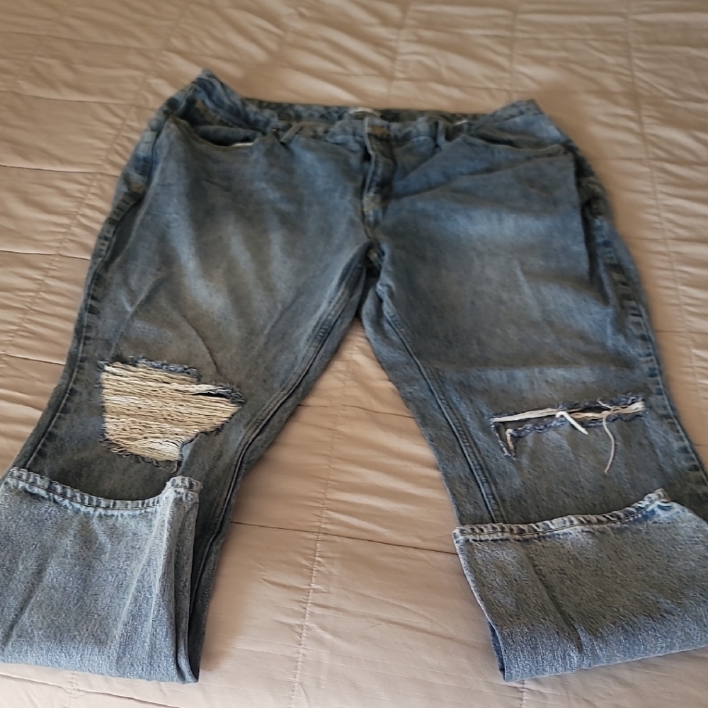 Good American Blue Boyfriend Jeans with Distressed Details